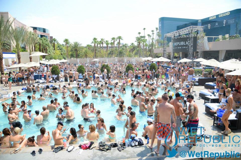 The best pool party in the world! 💦 #HelloSoju #WetRepublic #EDCWeek
